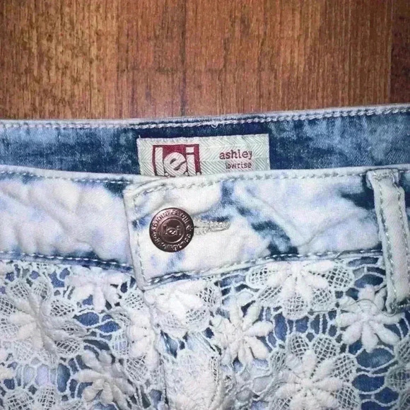 LEI! Woman’s Shorts Size 13, Blue Jean with White hanging fringe! - Picture 3 of 7